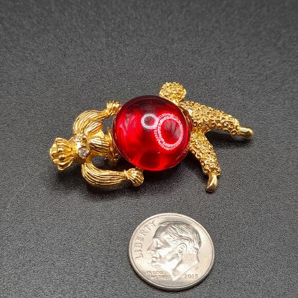 Vintage Poodle Brooch, Gold Tone, Red Glass Cabochon, 1960s Dog Pin - Picture 8 of 10
